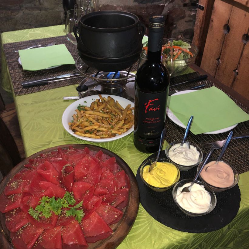 fondue chinoise à la cave de tous vents à Sion